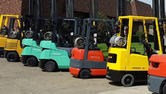 A fleet of forklifts that wanted a used forklift price.